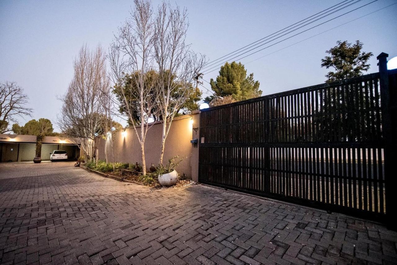 Cottonwood Guesthouse Oasis Bloemfontein Exteriér fotografie