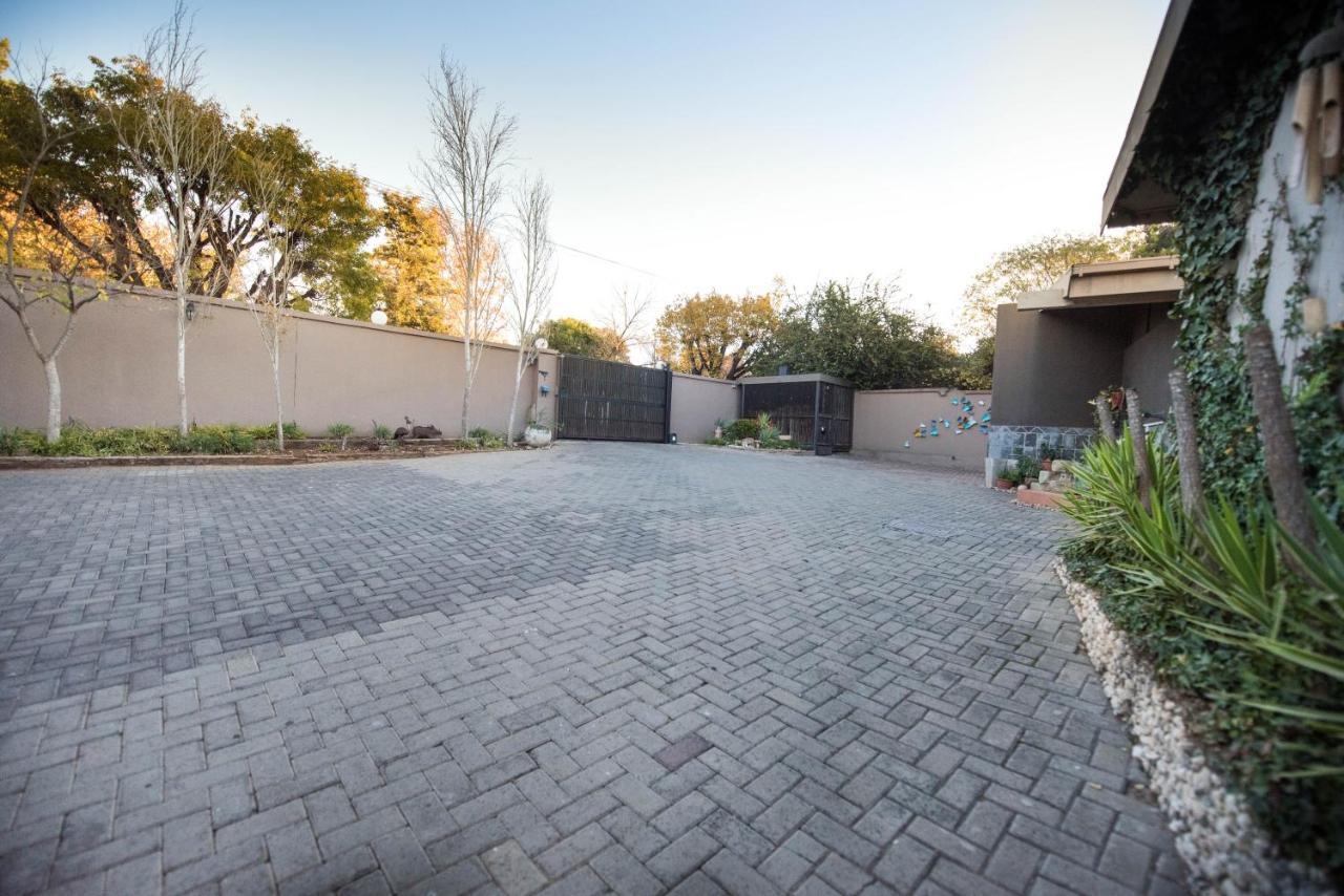 Cottonwood Guesthouse Oasis Bloemfontein Exteriér fotografie